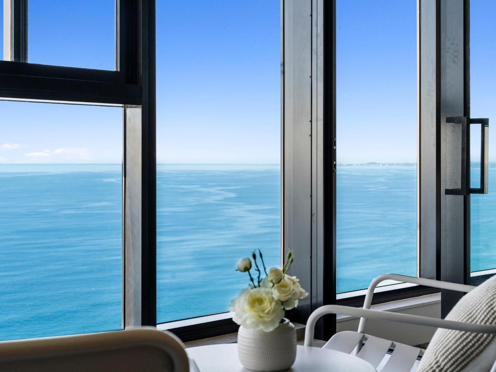 Surfers Paradise New Beachfront Apartments 黄金海岸 客房 照片